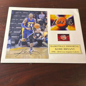 - Kobe Bryant Los Angeles Lakers signed photo